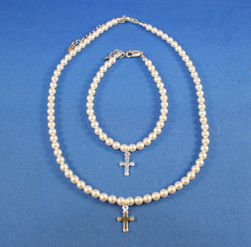 Pearl Necklace and Bracelet Set